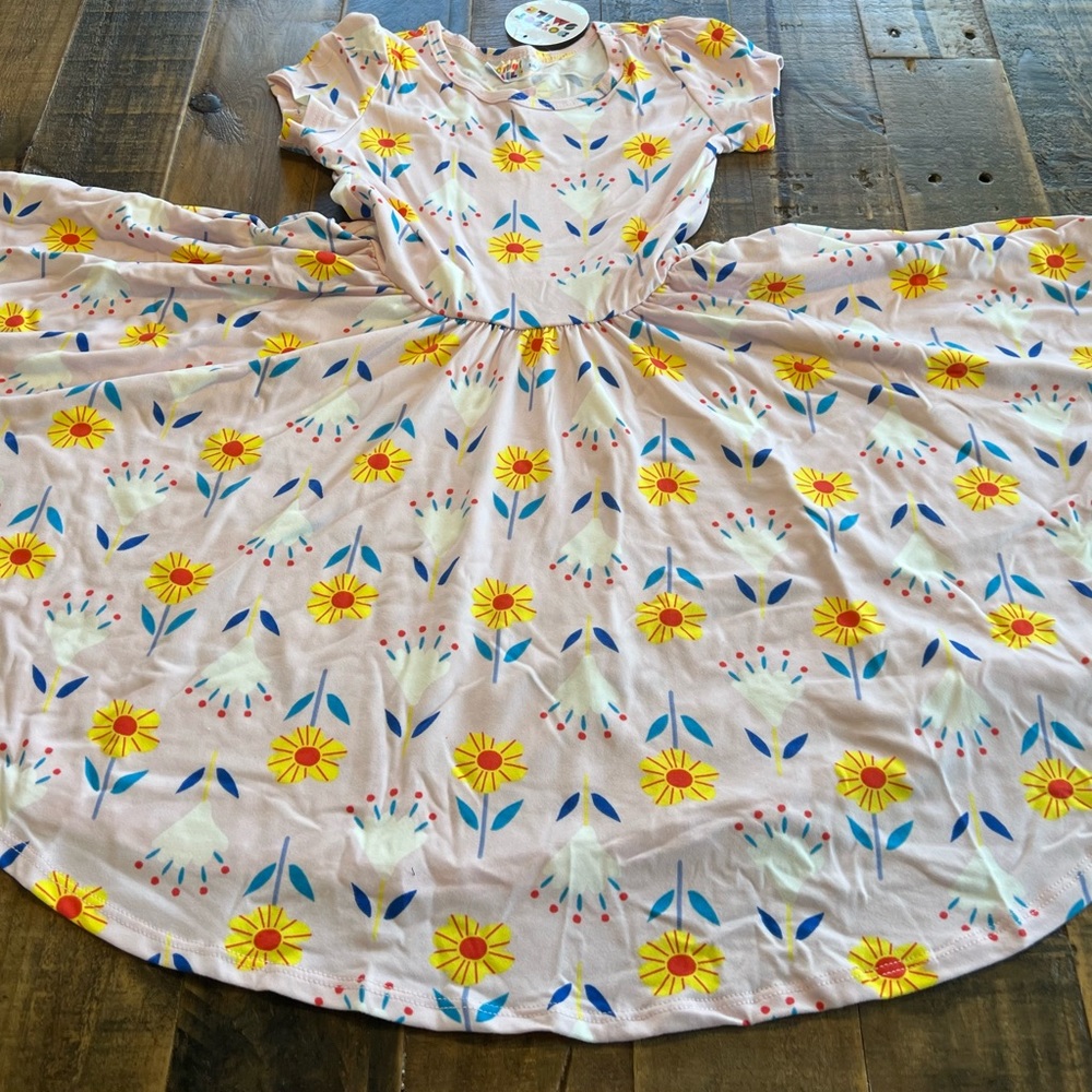 Dot Dot Smile size 5/6 or 7 girls floral Cap sleeve twirl dress new